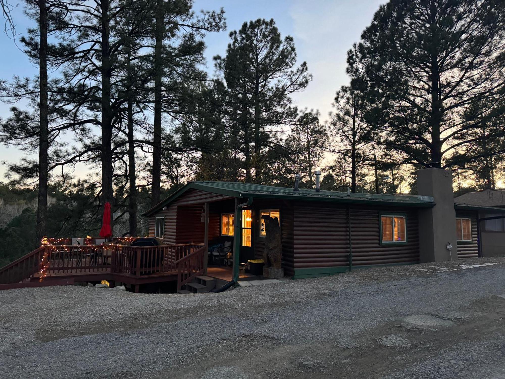Gonzales Cozy Little Bear Cabin Ruidoso Exterior photo